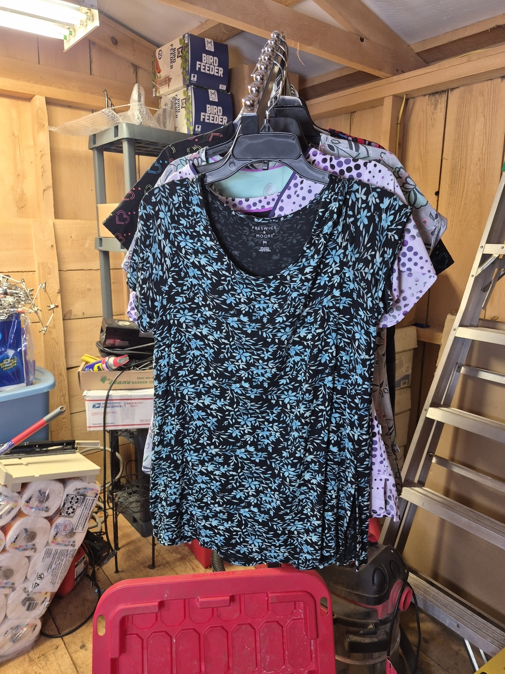 Preswick & Moore Black and Teal Leaf-Print Short Sleeve Tee Bin 36